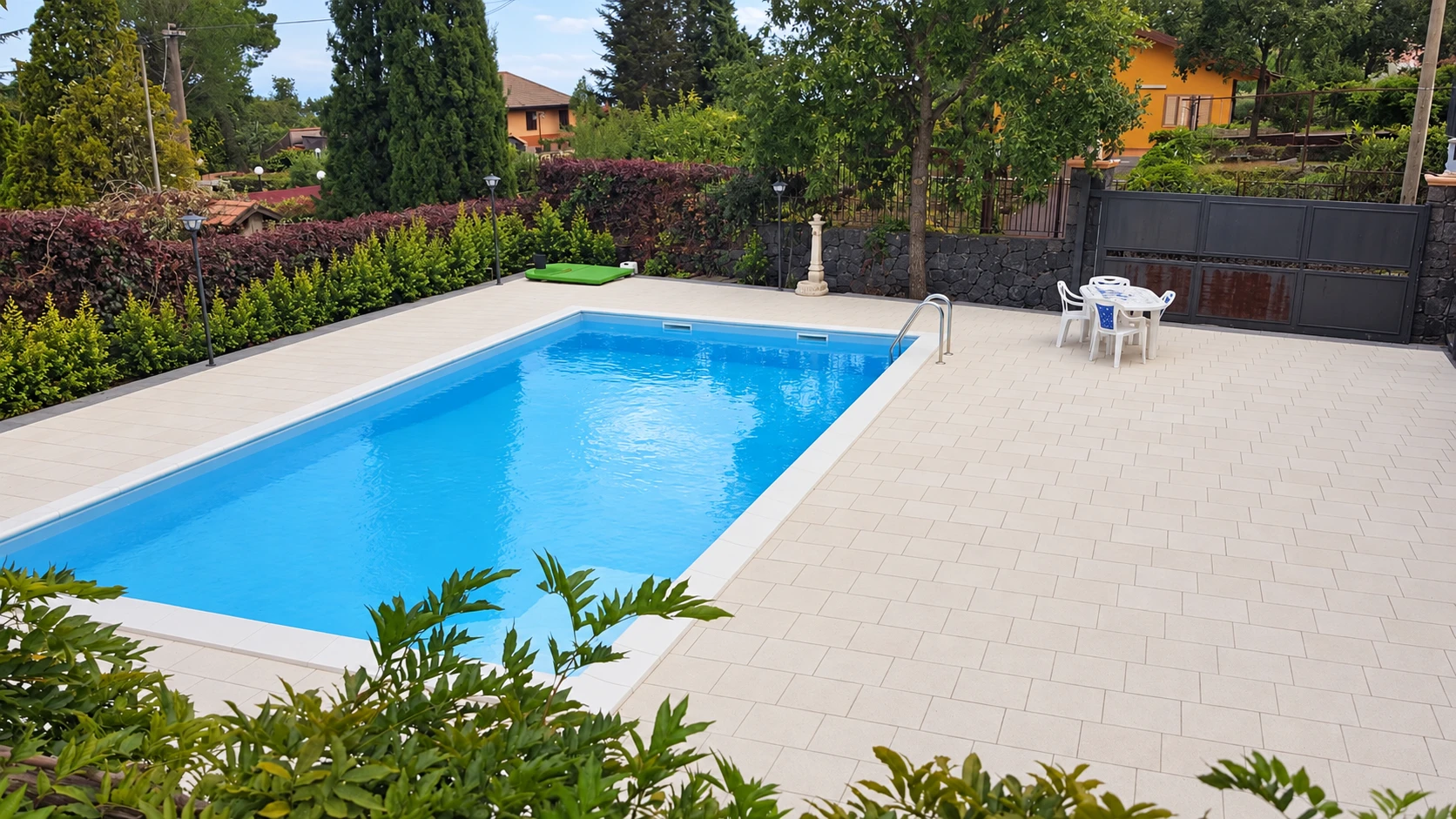 Trecastagni (CT) Piscina